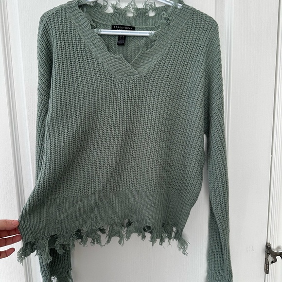 Streetwear Society Sweaters - NWOT Streetwear Society Sage V-Neck Distressed Sweater